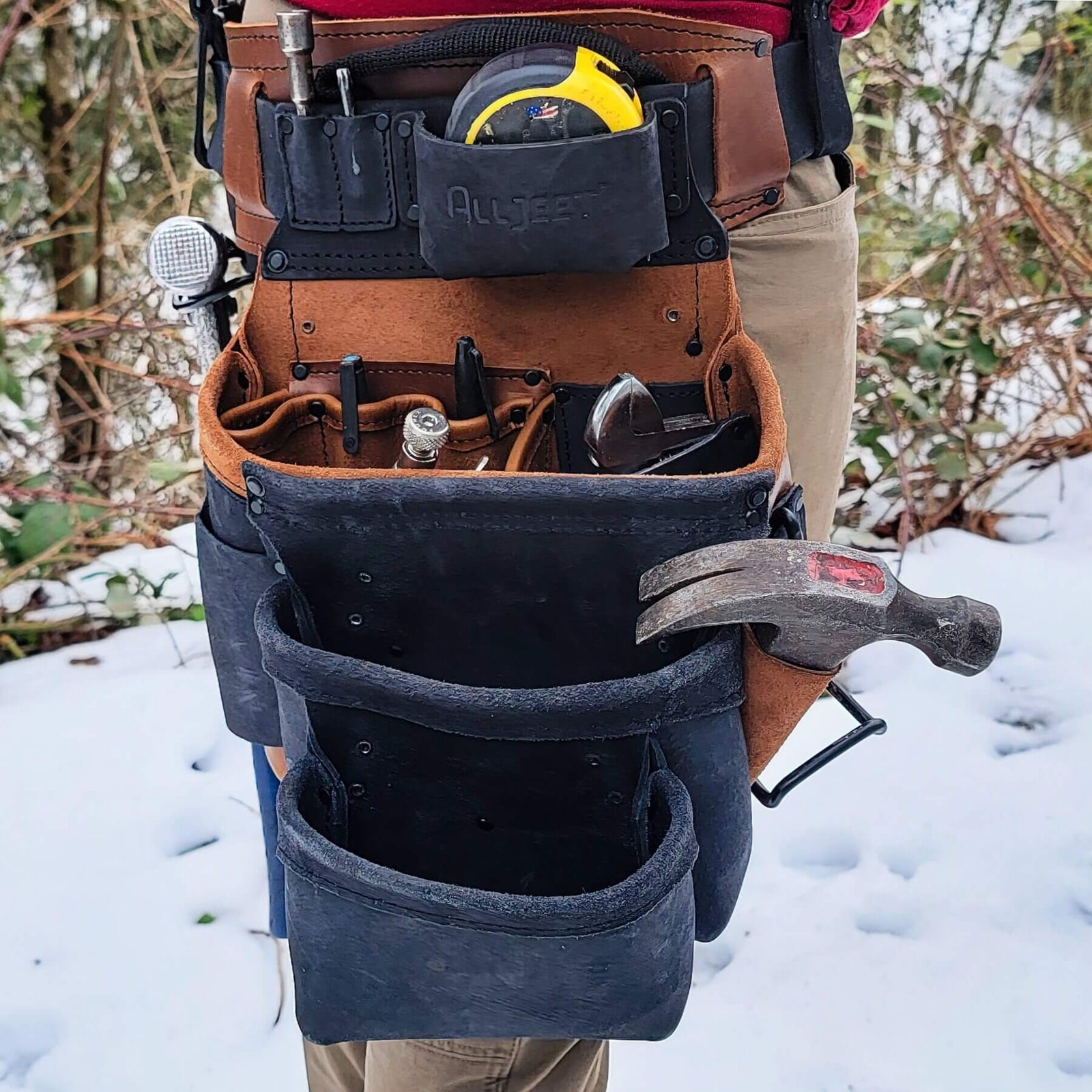 Inside the Alljeet Leather Toolbelt: A Smart Layout for Construction Sites